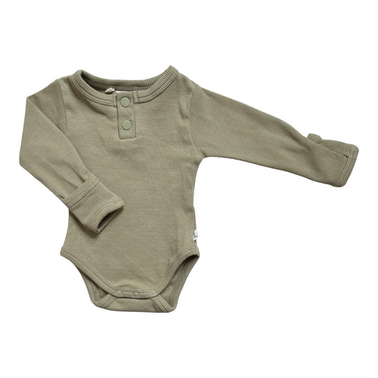 Snuggle Hunny Bodysuit (Size NB)