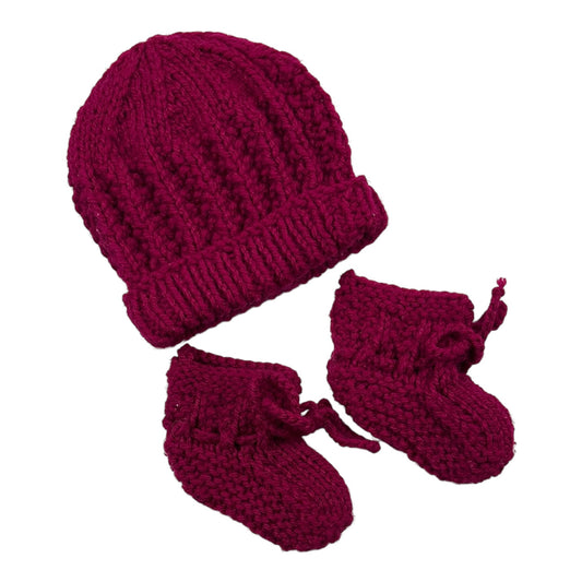 Handmade Knit Beanie & Booties (NB)